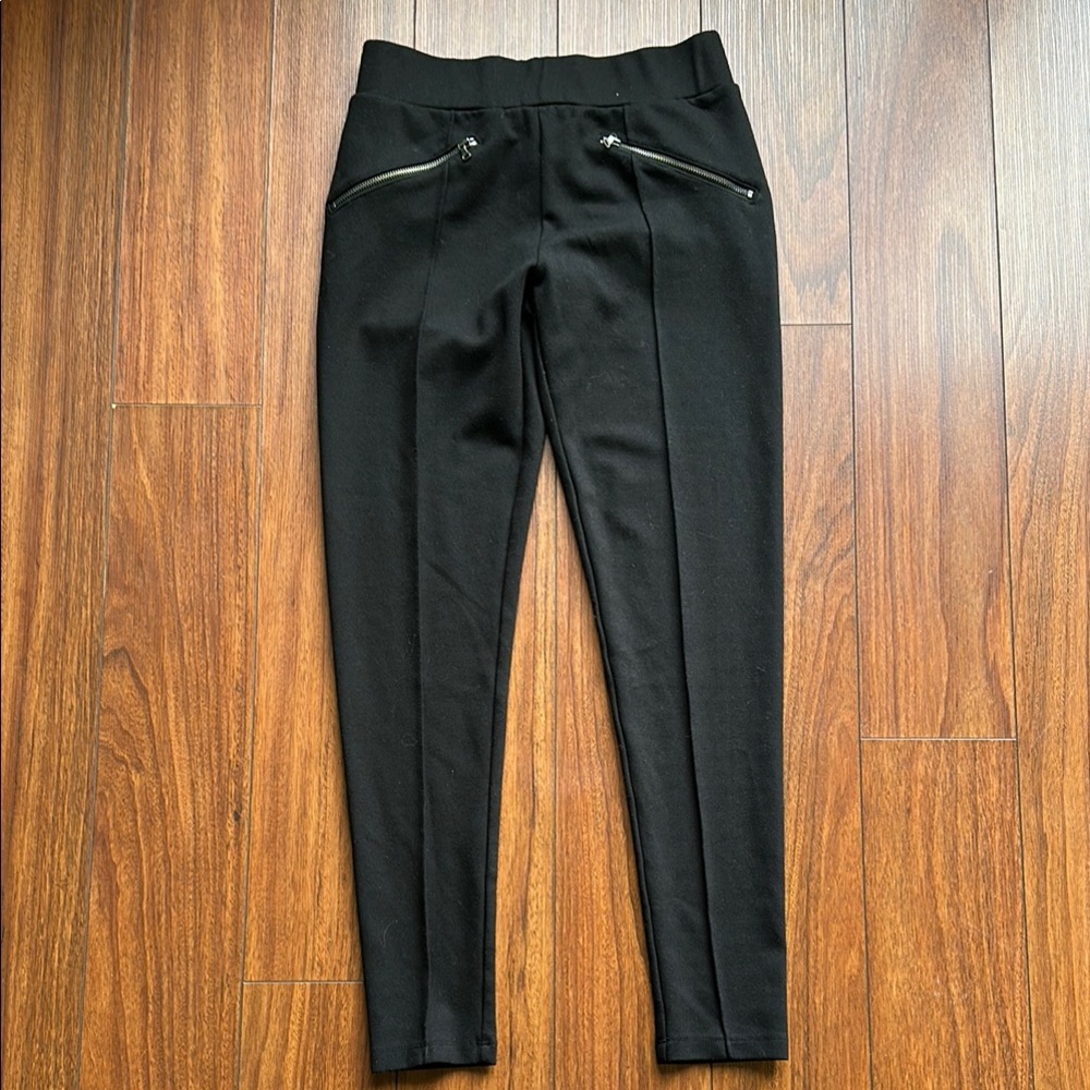 🖤🖤EUC Lou & Grey Black Leggings with Zipper Detail🖤🖤